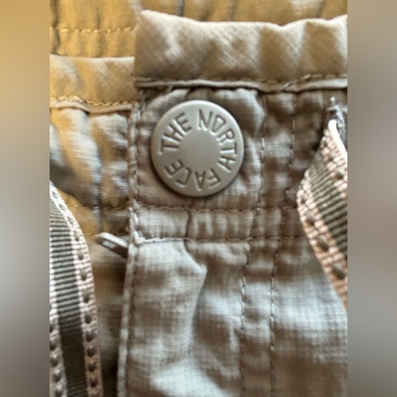 The North Face | Alam convertible hiking pants. Size: 14 - Picture 16 of 16